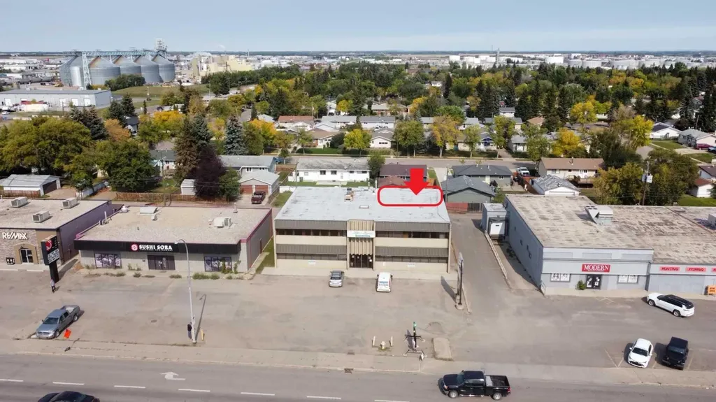 Top Floor 5720 44 Street Lloydminster AB T9V 0B6