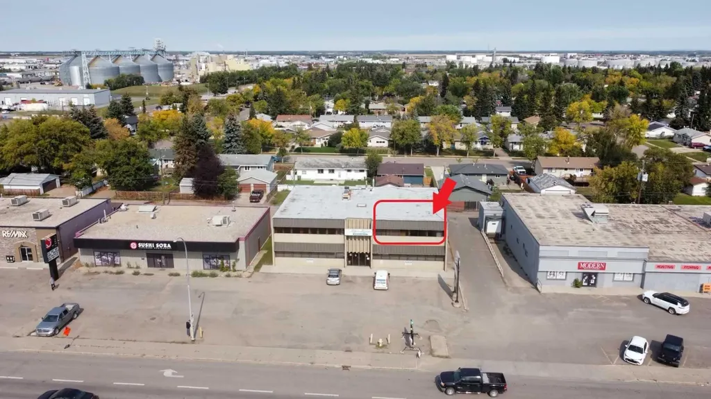 Top Floor 5720 44 Street Lloydminster AB T9V 0B6