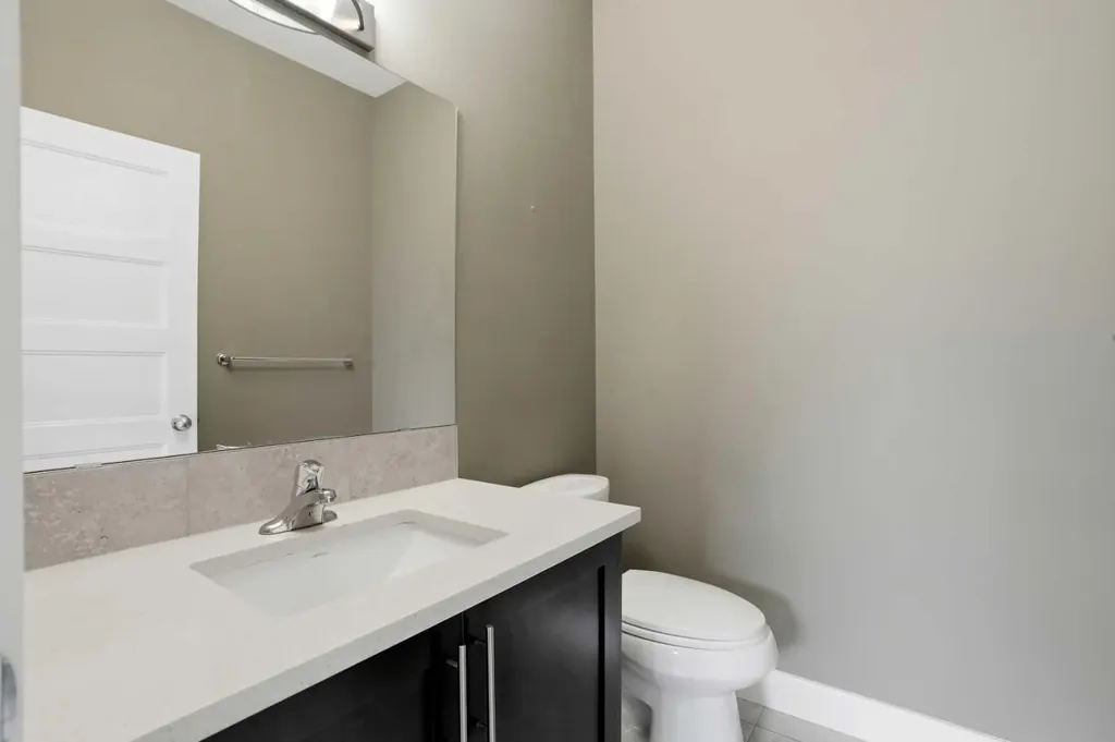 112 23 Avenue NE Calgary AB T2E 1V5