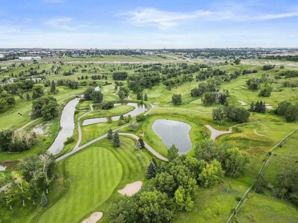 112 23 Avenue NE Calgary AB T2E 1V5