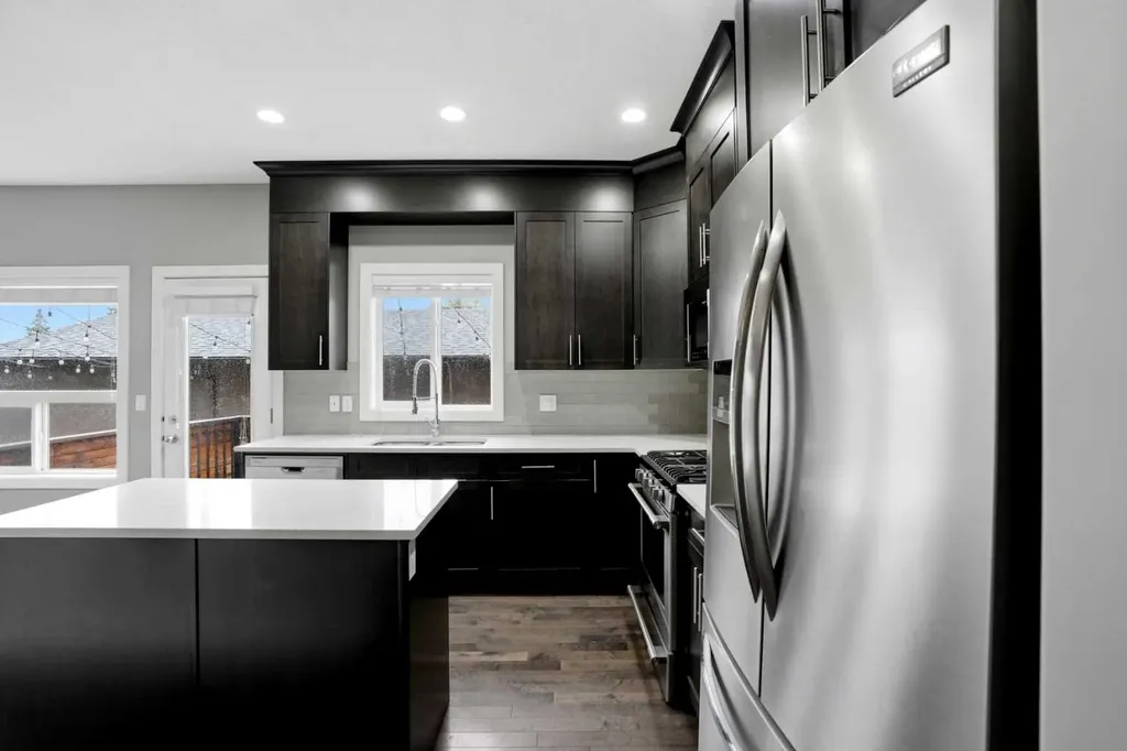 112 23 Avenue NE Calgary AB T2E 1V5