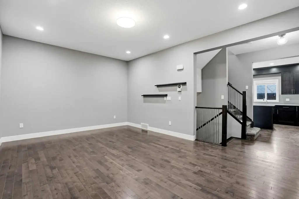 112 23 Avenue NE Calgary AB T2E 1V5