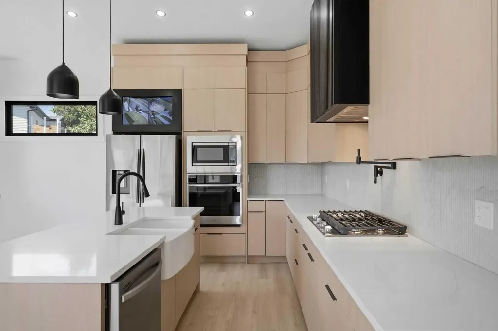 27 Glacier Drive SW Calgary AB T3E 5A2
