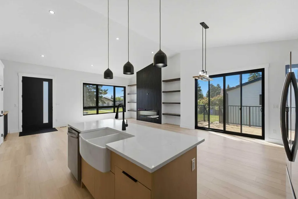 27 Glacier Drive SW Calgary AB T3E 5A2