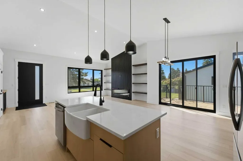 27 Glacier Drive SW Calgary AB T3E 5A2