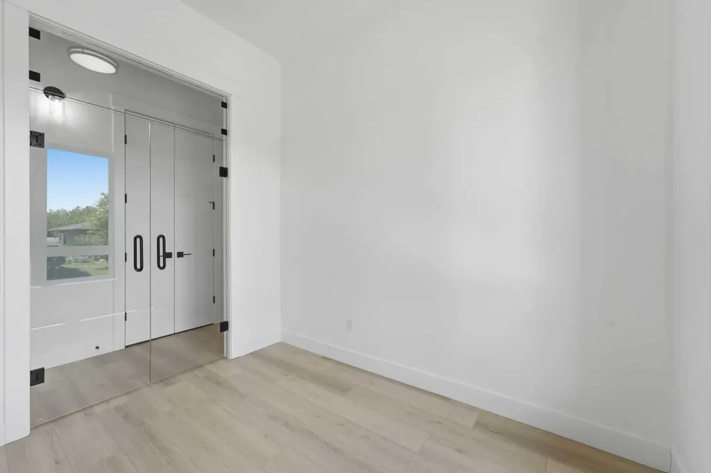 27 Glacier Drive SW Calgary AB T3E 5A2