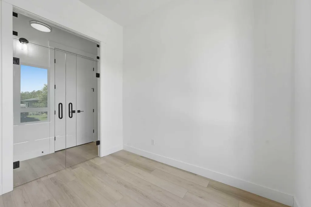27 Glacier Drive SW Calgary AB T3E 5A2