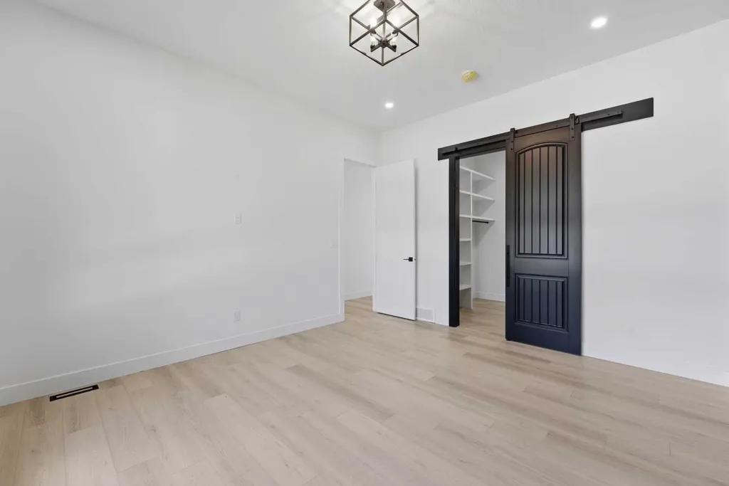 27 Glacier Drive SW Calgary AB T3E 5A2
