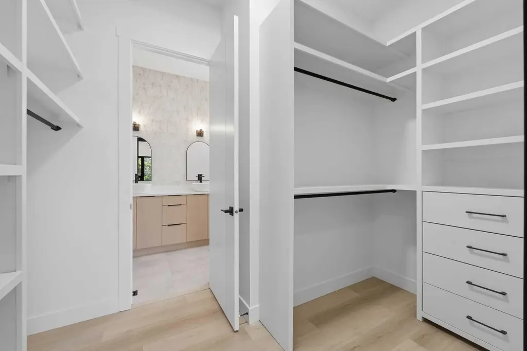 27 Glacier Drive SW Calgary AB T3E 5A2
