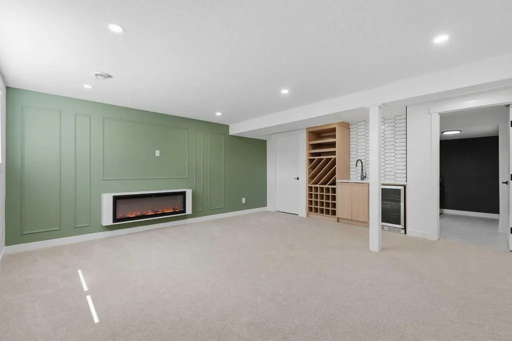 27 Glacier Drive SW Calgary AB T3E 5A2
