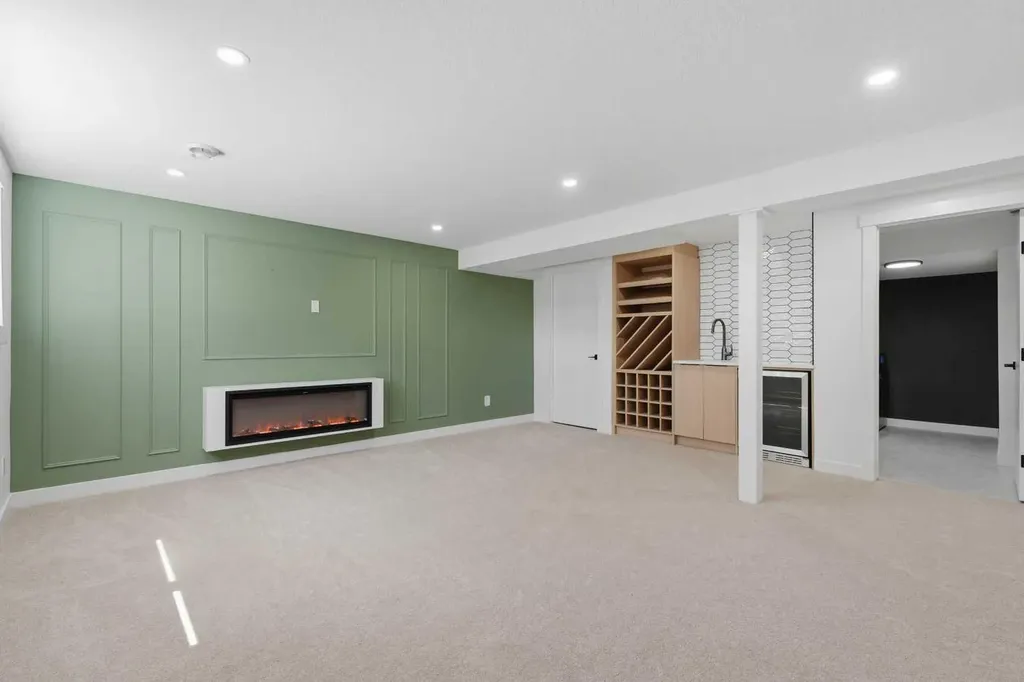 27 Glacier Drive SW Calgary AB T3E 5A2