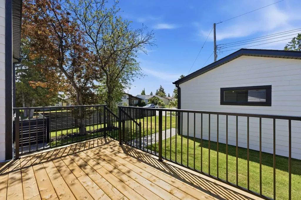 27 Glacier Drive SW Calgary AB T3E 5A2