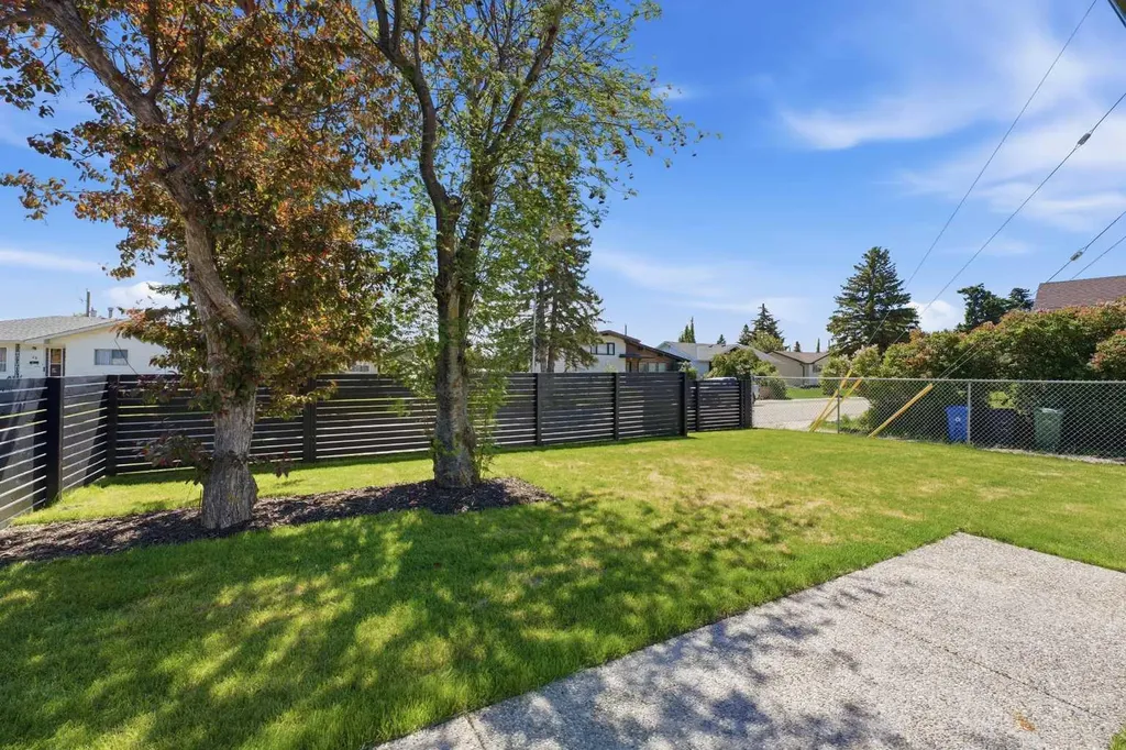 27 Glacier Drive SW Calgary AB T3E 5A2