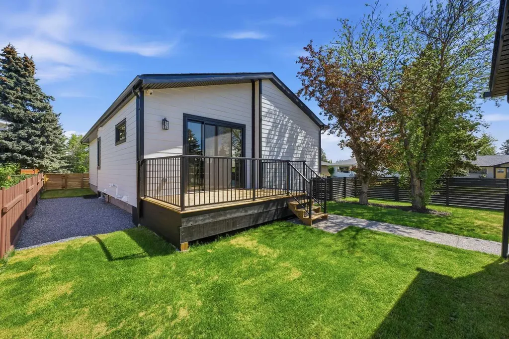 27 Glacier Drive SW Calgary AB T3E 5A2