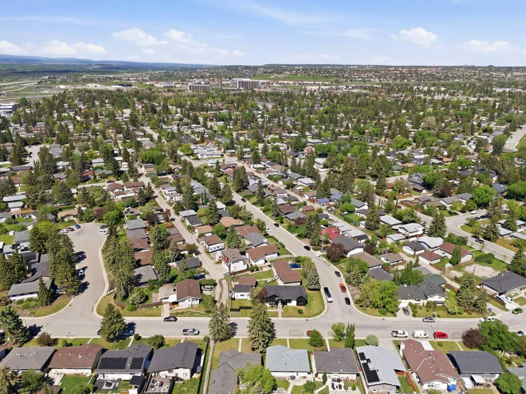 27 Glacier Drive SW Calgary AB T3E 5A2