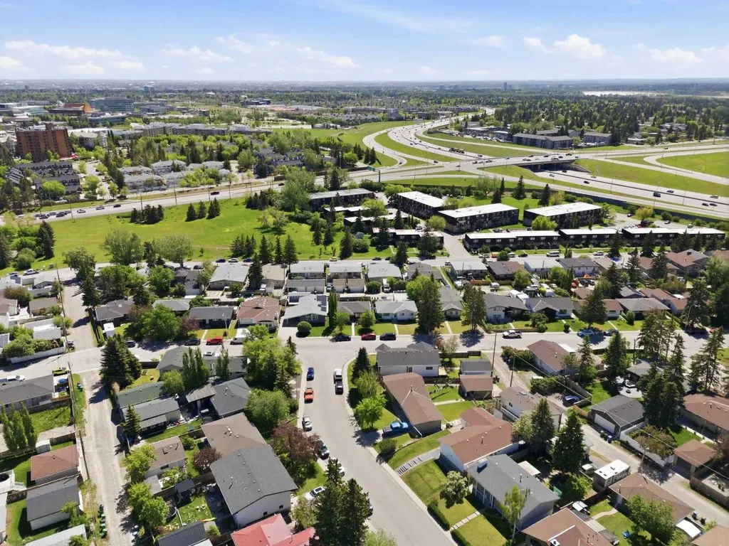 27 Glacier Drive SW Calgary AB T3E 5A2