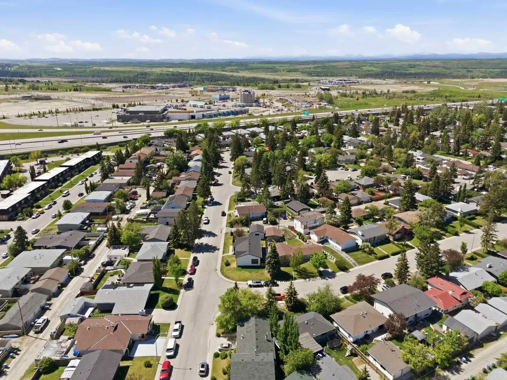 27 Glacier Drive SW Calgary AB T3E 5A2