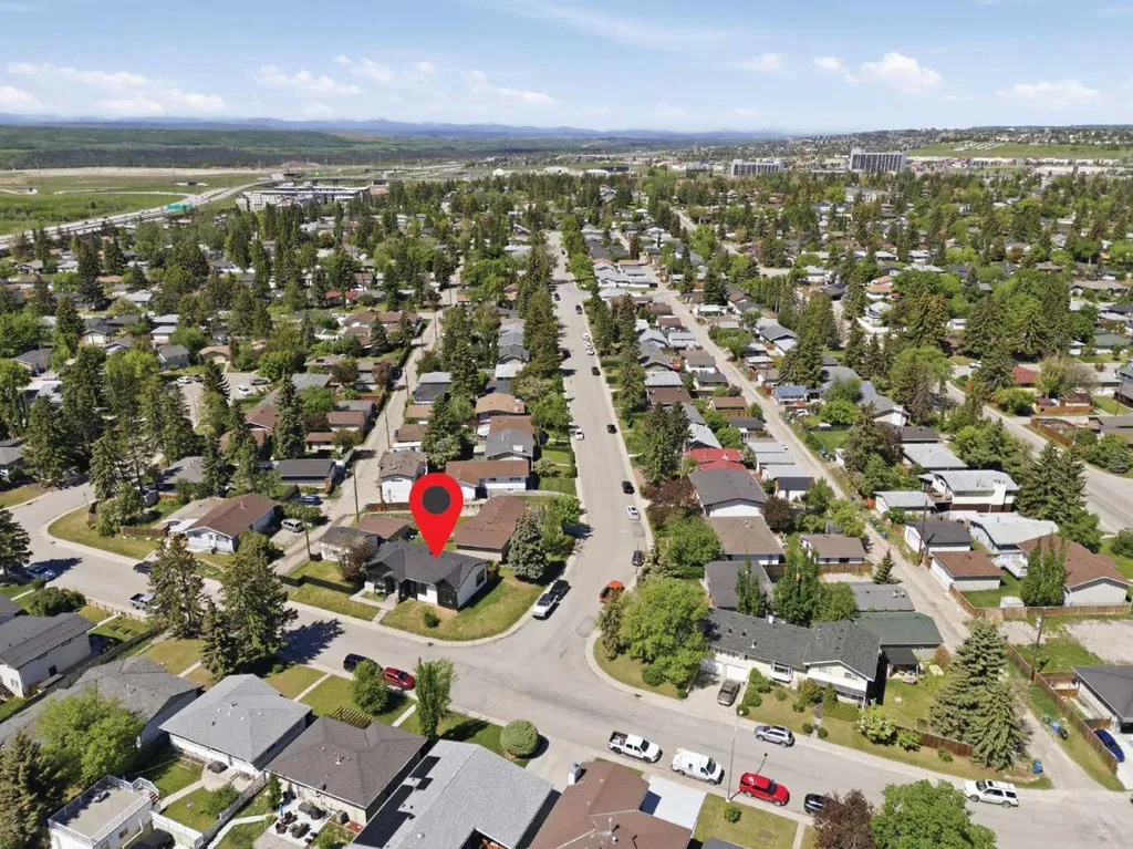 27 Glacier Drive SW Calgary AB T3E 5A2