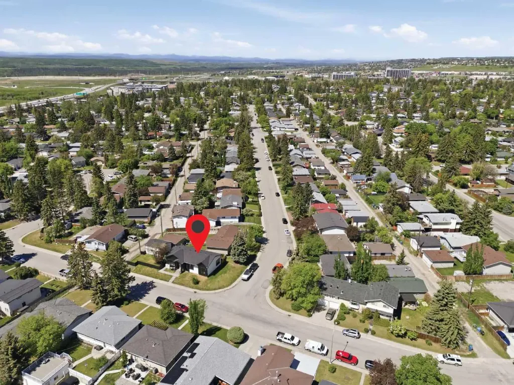 27 Glacier Drive SW Calgary AB T3E 5A2