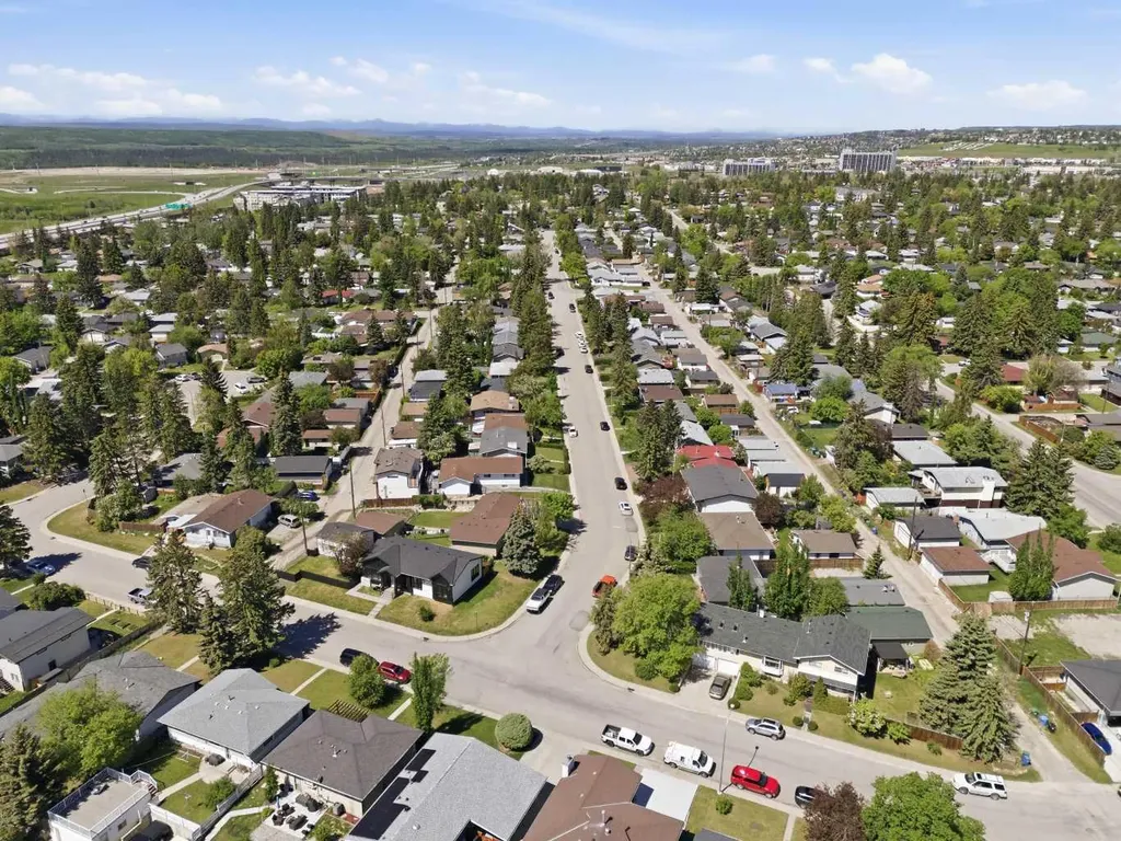 27 Glacier Drive SW Calgary AB T3E 5A2