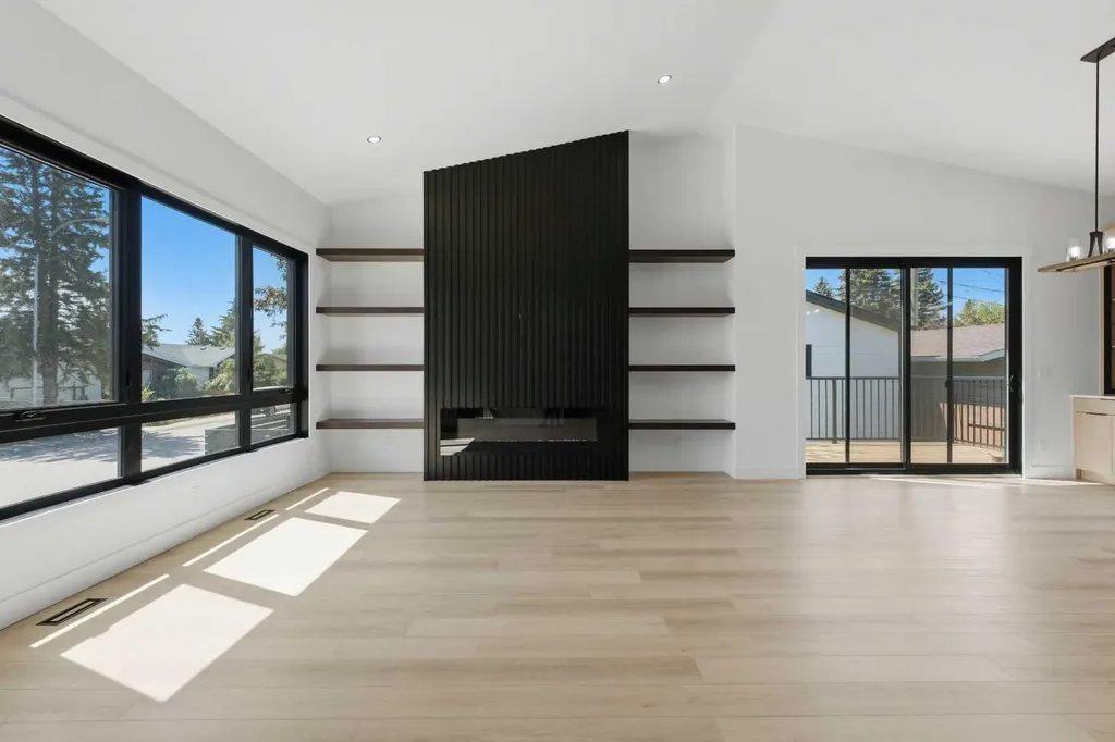 27 Glacier Drive SW Calgary AB T3E 5A2