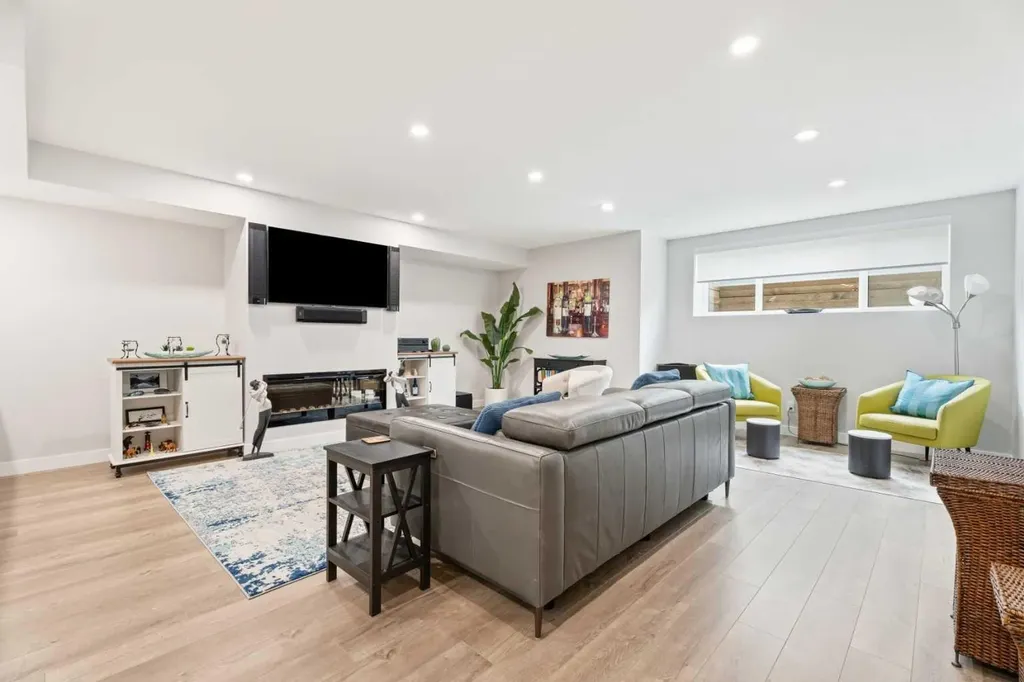 60 D'arcy Boulevard Okotoks AB T1S 5S7