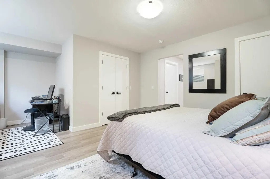 60 D'arcy Boulevard Okotoks AB T1S 5S7