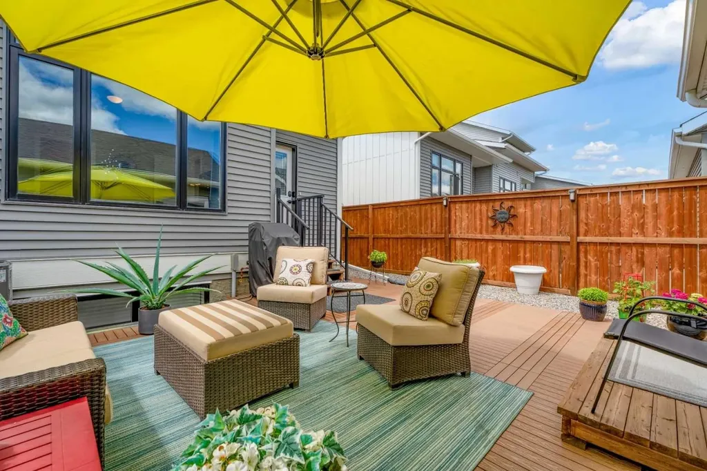60 D'arcy Boulevard Okotoks AB T1S 5S7