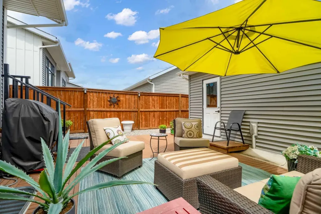 60 D'arcy Boulevard Okotoks AB T1S 5S7