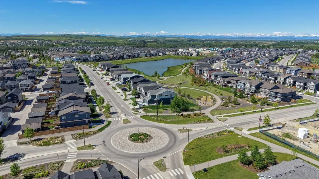 60 D'arcy Boulevard Okotoks AB T1S 5S7