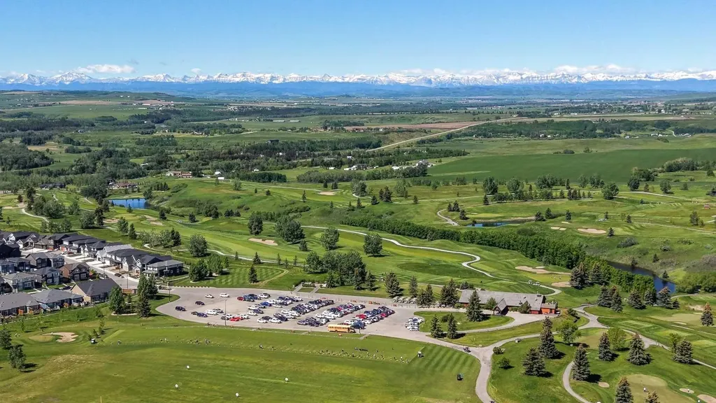 60 D'arcy Boulevard Okotoks AB T1S 5S7