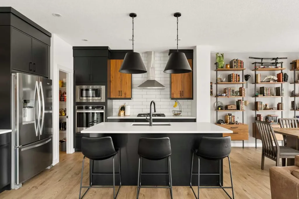36 Rowley Rise NW Calgary AB T3L 0G8