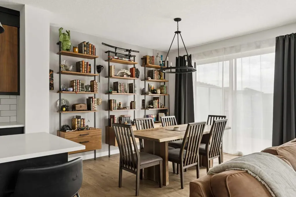 36 Rowley Rise NW Calgary AB T3L 0G8