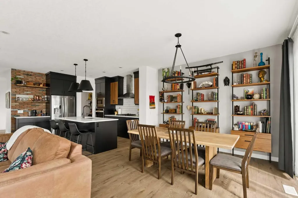 36 Rowley Rise NW Calgary AB T3L 0G8