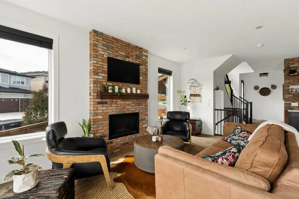 36 Rowley Rise NW Calgary AB T3L 0G8