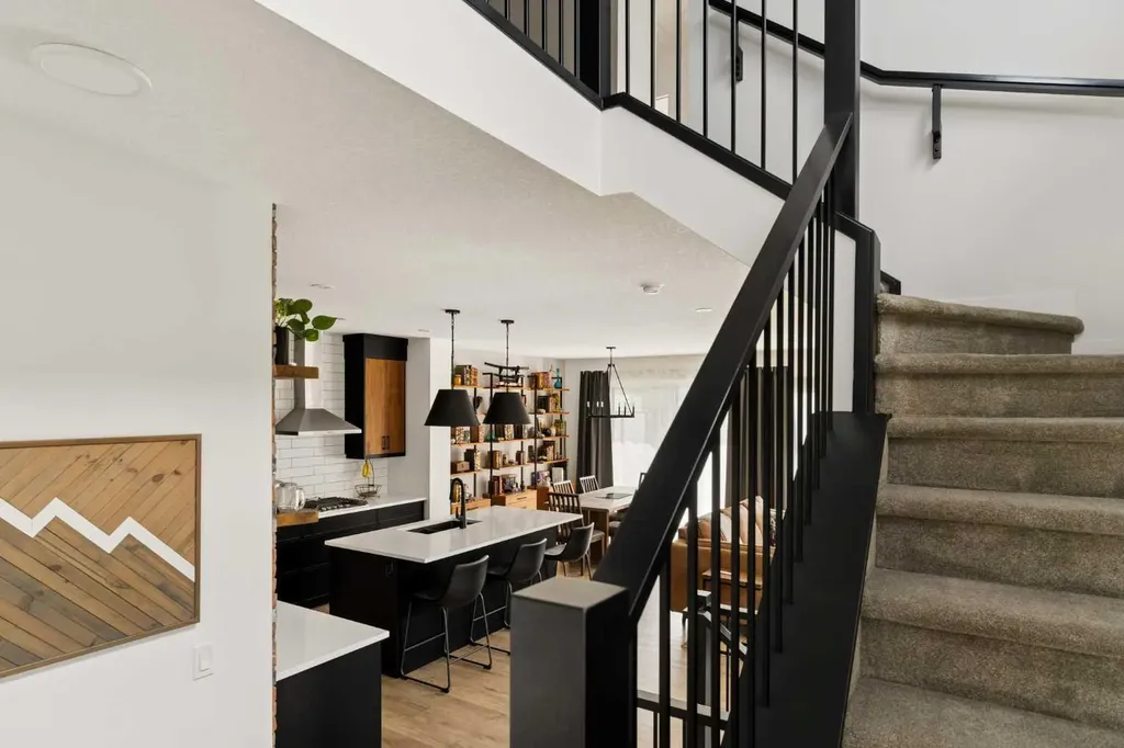 36 Rowley Rise NW Calgary AB T3L 0G8