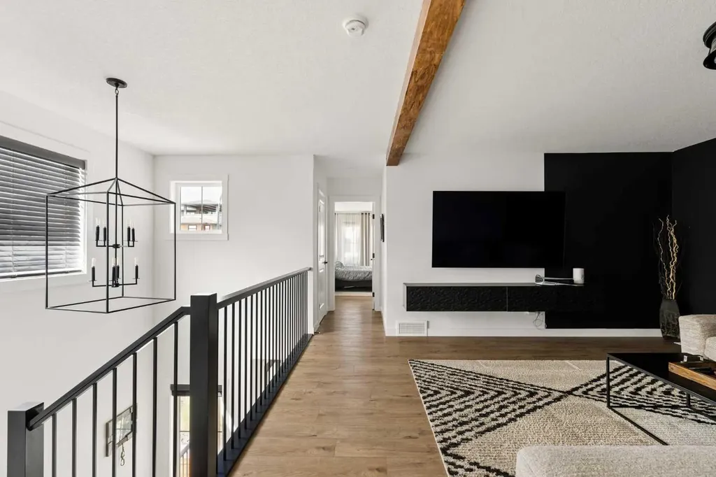 36 Rowley Rise NW Calgary AB T3L 0G8