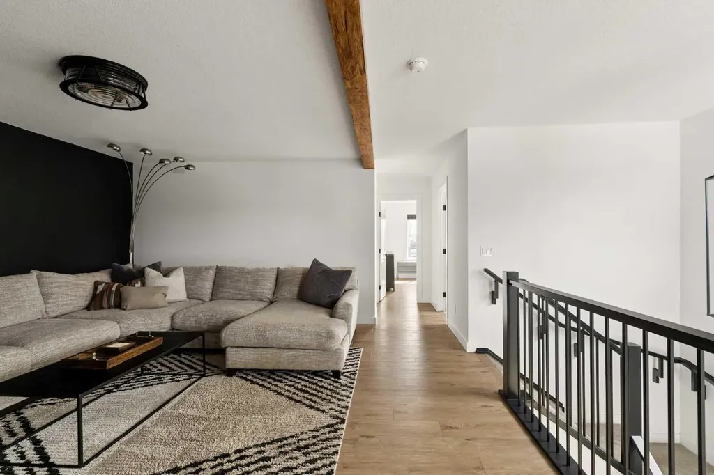 36 Rowley Rise NW Calgary AB T3L 0G8
