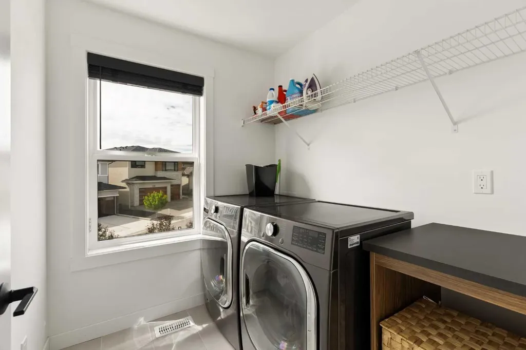 36 Rowley Rise NW Calgary AB T3L 0G8