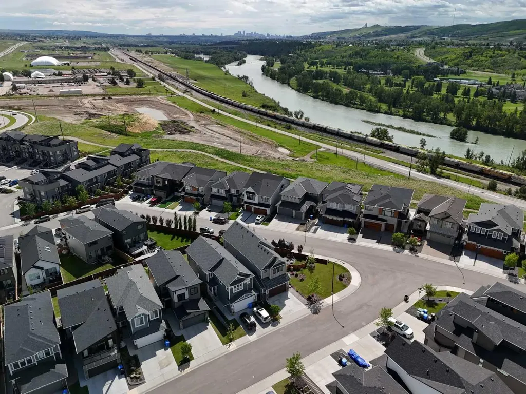 36 Rowley Rise NW Calgary AB T3L 0G8