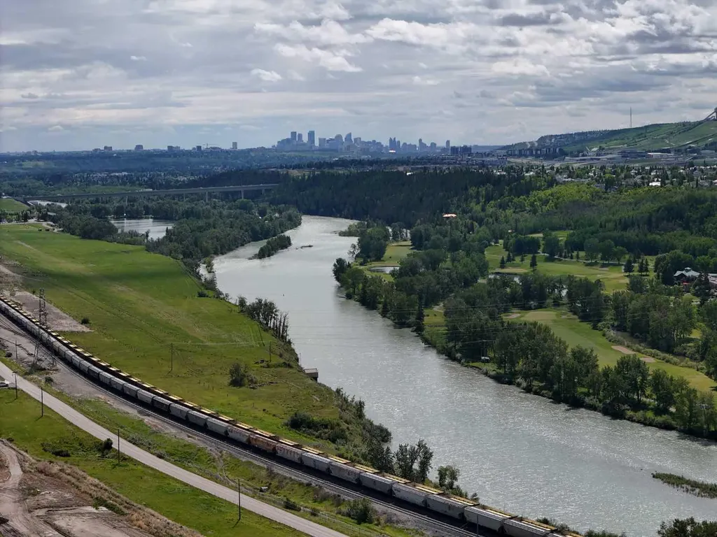 36 Rowley Rise NW Calgary AB T3L 0G8