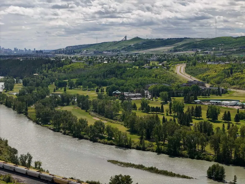 36 Rowley Rise NW Calgary AB T3L 0G8