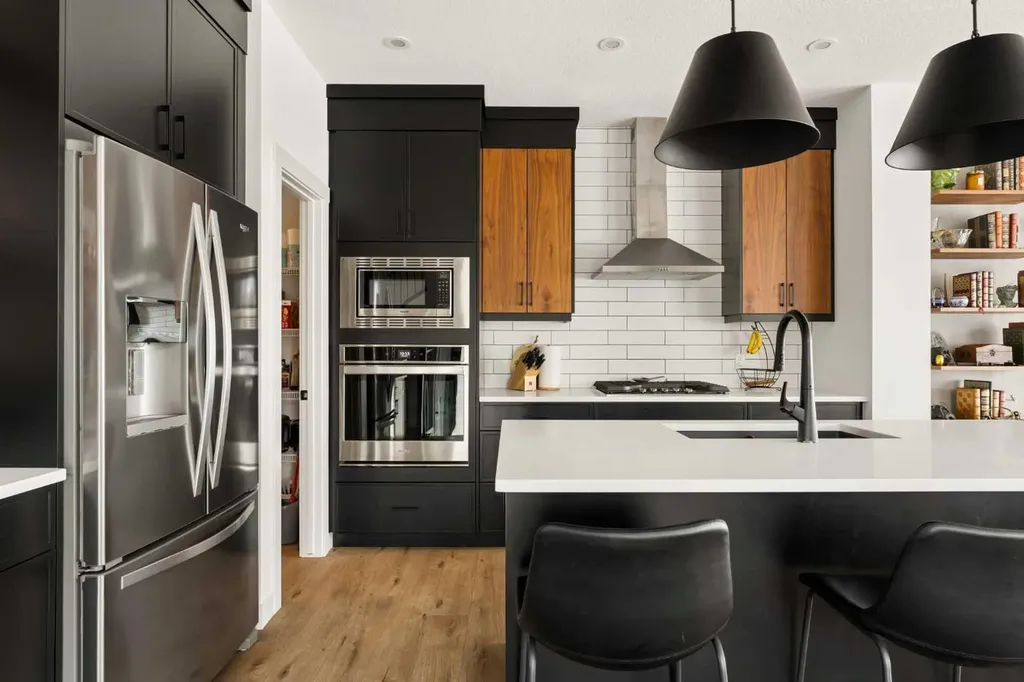 36 Rowley Rise NW Calgary AB T3L 0G8