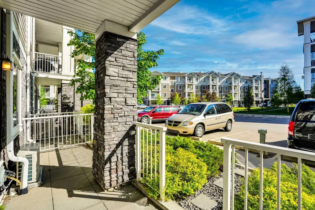 522 Cranford Drive SE Calgary AB T3M 2L7