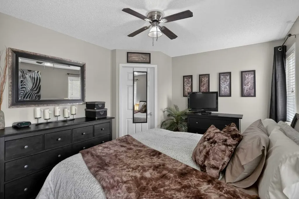 285 West Creek Springs Chestermere AB T1Y 1N7