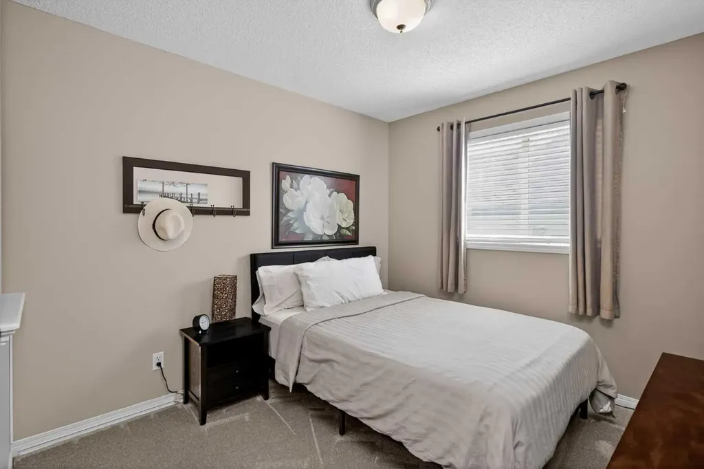 285 West Creek Springs Chestermere AB T1Y 1N7
