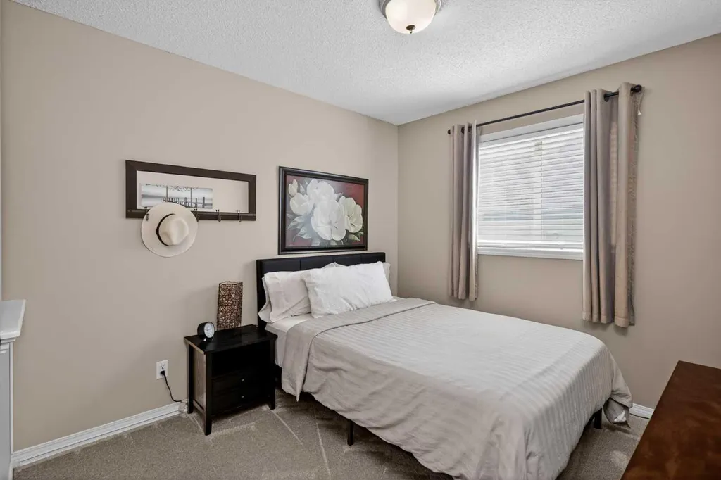 285 West Creek Springs Chestermere AB T1Y 1N7