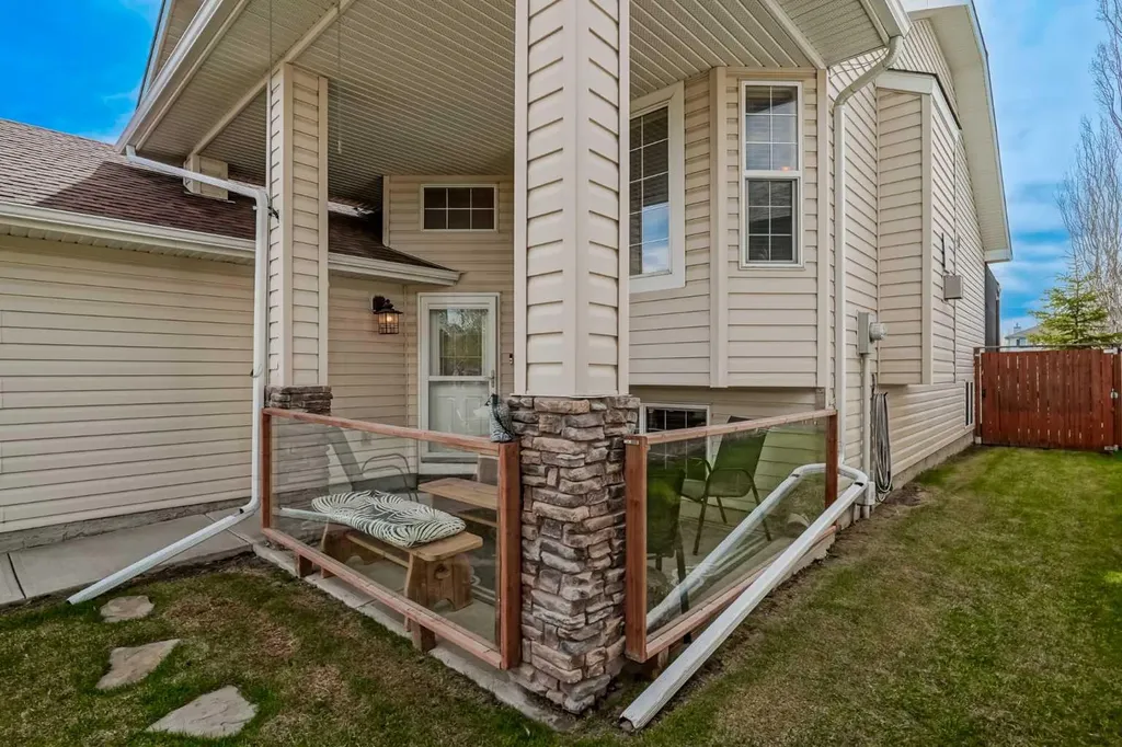 285 West Creek Springs Chestermere AB T1Y 1N7