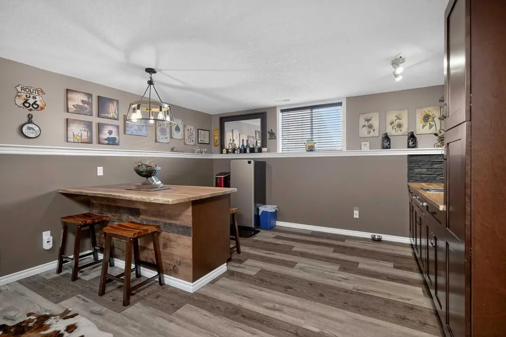 285 West Creek Springs Chestermere AB T1Y 1N7