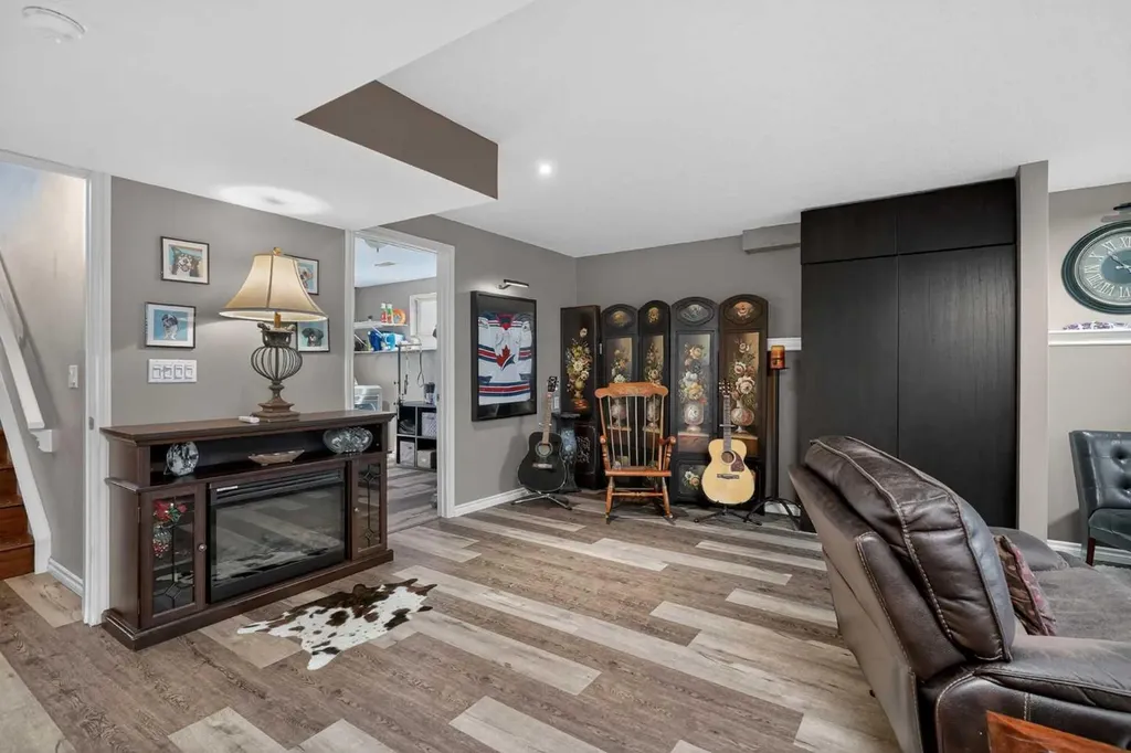285 West Creek Springs Chestermere AB T1Y 1N7
